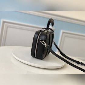 LV Модель M44582 MINI LUGGAGE Сумка Nicolas Ghesquière продолжает