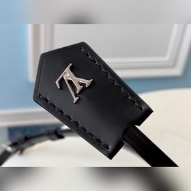 LV Модель M44582 MINI LUGGAGE Сумка Nicolas Ghesquière продолжает