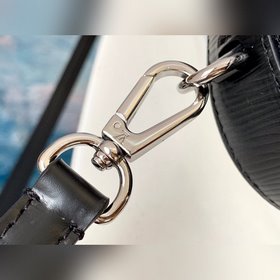 LV Модель M44582 MINI LUGGAGE Сумка Nicolas Ghesquière продолжает