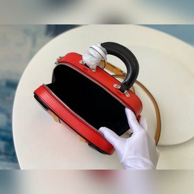 LV Модель M44582 MINI LUGGAGE Сумка Nicolas Ghesquière продолжае