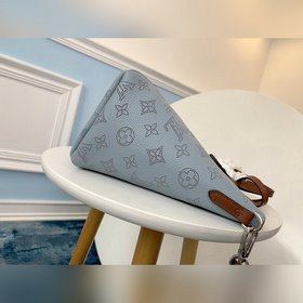 LV Модель M52975HINA Маленькая сумка Размеры： 23,0 x 21,0 x 13,0 