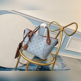 LV Модель M52975HINA Маленькая сумка Размеры： 23,0 x 21,0 x 13,0 