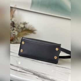 LV Артикул： M57728 ON MY SIDE Маленькая сумка Эта сумка On My Si