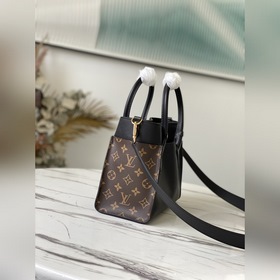 LV Артикул： M57728 ON MY SIDE Маленькая сумка Эта сумка On My Si