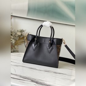 LV Артикул： M57728 ON MY SIDE Маленькая сумка Эта сумка On My Si
