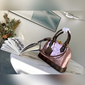 LV Артикул： M90583  Сумка Alma BB Блестящая кожа Monogram Verni