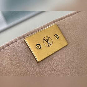 LV Артикул： M44257 Классическая сумка-мессенджер цвета «сезам» С