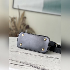 LV Артикул： M59793 Черная сумка BB В духе декоративных мотивов 1
