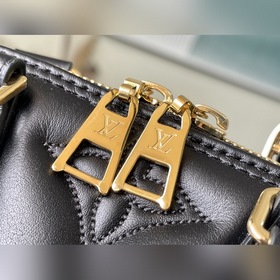 LV Артикул： M59793 Черная сумка BB В духе декоративных мотивов 1