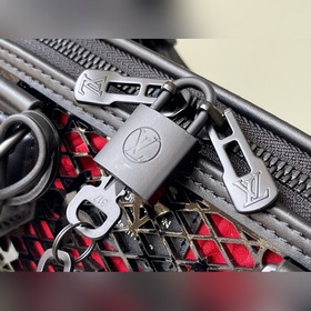 LV Артикул： M20355 Сумка из серии e Capsule Лакированная кожа б