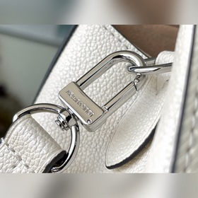 LV Артикул： M20520 Бежевая сумка среднего размера  Сумка средне