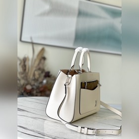 LV Артикул： M20520 Бежевая сумка среднего размера  Сумка средне