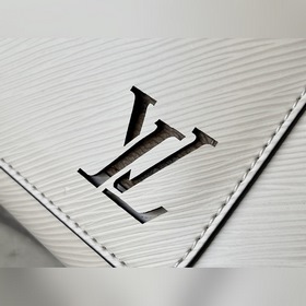 LV Модель： M20520 Бежевая сумка небольшого размера Изготовлена и