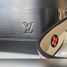 LV Артикул： M40302 Черный Сумка Alma BB Одна из самых знаковых 