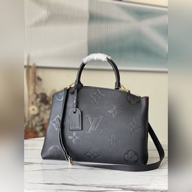 LV Артикул： M45811 Черная сумка Grand Palais с тиснением Мягкая 