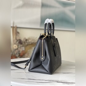 LV Артикул： M45811 Черная сумка Grand Palais с тиснением Мягкая 