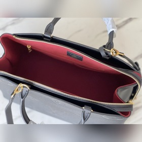 LV Артикул： M45811 Черная сумка Grand Palais с тиснением Мягкая 