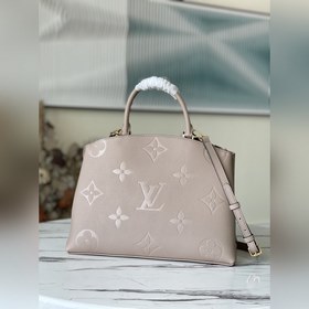 LV Артикул： M45833 Серая сумка Grand Palais с тиснением Мягкая к