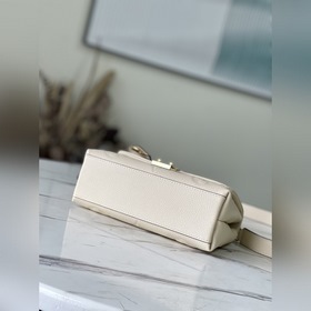 LV Модель： M46008 Сумка BB молочного цвета Большая сумка из кожи