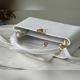LV Артикул： M55832 Белый, средний размер В 2013 году была предс