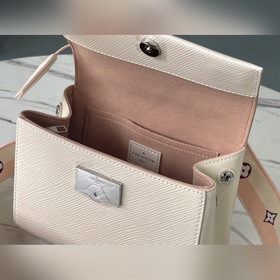 LV Артикул： M58928 Бежевый  Мини-сумка Cluny Два стиля съемным 