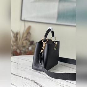 LV Артикул： M59066 Маленькая сумка Изготовлена из кожи с полной