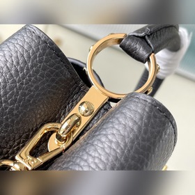 LV Артикул： M59066 Маленькая сумка Изготовлена из кожи с полной