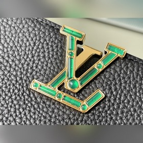 LV Артикул： M59066 Маленькая сумка Изготовлена из кожи с полной