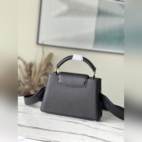 LV Артикул： M59066 Маленькая сумка Изготовлена из кожи с полной