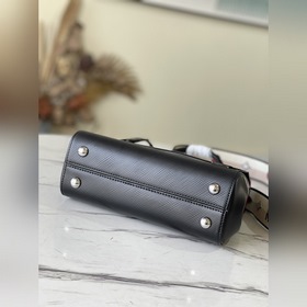 LV Артикул： M59134  Мини-сумка Cluny Два стиля съемным плечевым