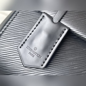 LV Артикул： M59134 Черный Мини-сумка Cluny Два стиля съемным пл