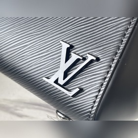 LV Артикул： M59134 Черный Мини-сумка Cluny Два стиля съемным пл