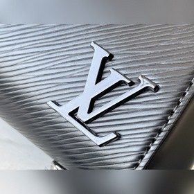 LV Артикул： M59134  Мини-сумка Cluny Два стиля съемным плечевым