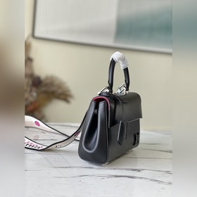 LV Артикул： M59134  Мини-сумка Cluny Два стиля съемным плечевым