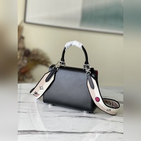 LV Артикул： M59134  Мини-сумка Cluny Два стиля съемным плечевым