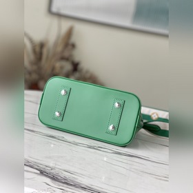 LV Модель： M59357 Одна из самых знаковых моделей сумок BB На это