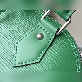 LV Модель： M59357 Одна из самых знаковых моделей сумок BB На это