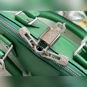 LV Модель： M59357 Одна из самых знаковых моделей сумок BB На это