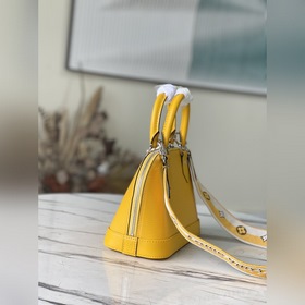 LV Модель： M59358 Одна из самых знаковых моделей сумок BB В этой