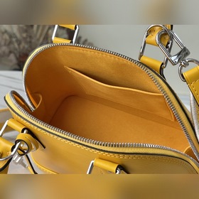LV Модель： M59358 Одна из самых знаковых моделей сумок BB В этой