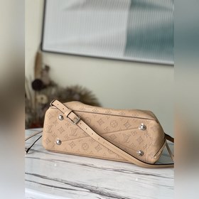 LV Модель： M59655 Bella Tote Изготовлена из мягкой перфорированн
