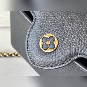 LV Артикул： M59709 Черный Мини-сумка Изготовлена из яркой кожи,