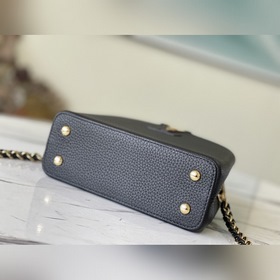 LV Артикул： M59709 Черный Мини-сумка Изготовлена из яркой кожи,