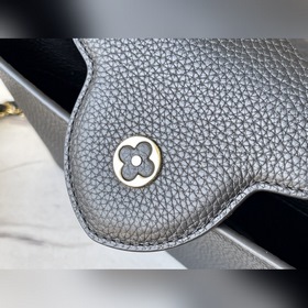LV Модель： M59709 Черный BB Сумка Кожа подчеркивает современный