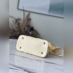 LV Модель： M59821 Желтый BB сумочка Сохраняя дух декоративного и
