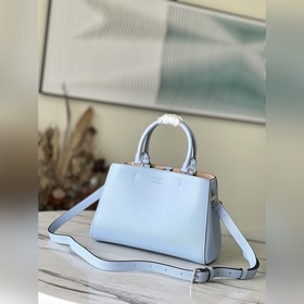 LV Модель： M59950 Синяя сумка BB Изготовлена из зернистой кожи E