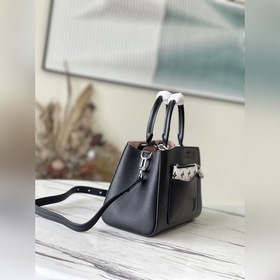 LV Модель： M59952 Черная сумка BB небольшого размера Изготовлена