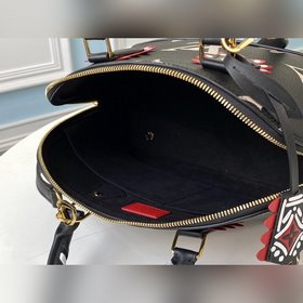 LV Артикул： M44832 Черная сумка с крупной ручной ручкой и шелког