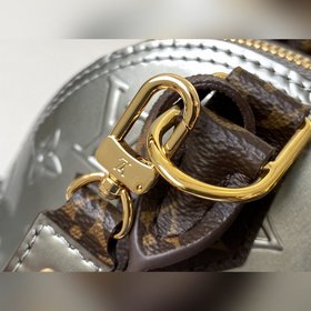 LV Артикул： M90584  Сумка Alma BB Блестящая кожа Monogram Verni
