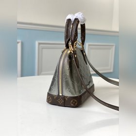 LV Артикул： M90584  Сумка Alma BB Блестящая кожа Monogram Verni